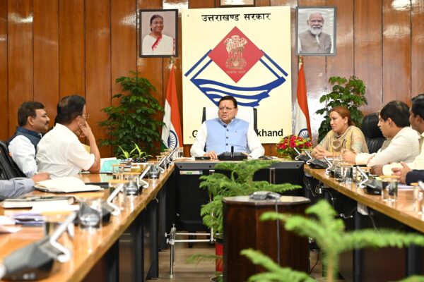 मुख्यमंत्री पुष्कर सिंह धामी ने की समाज कल्याण, महिला सशक्तिकरण के साथ ही जनजाति कल्याण विभाग की गेम चेंजर योजनाओं की समीक्षा, कहा – जनसेवा से जुड़े कार्यों का बेहतर रिजल्ट उपलब्ध कराना होना चाहिए अधिकारियों का उद्देश्य  