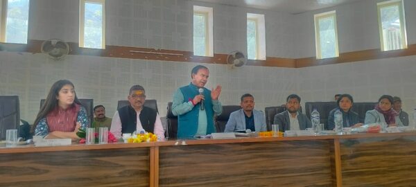 सरकारी योजनाओं का लाभ अंतिम छोर के व्यक्ति तक पहुंचाना ही हमारी मुख्य प्राथमिकता – स्वास्थ्य मंत्री डॉ. धन सिंह रावत