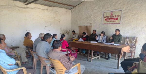 घोल्डी व स्यूसाल गांव में आयोजित हुई चौपाल, अधिकारियों ने सुनी ग्रामीणों की समस्याएं