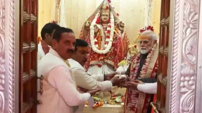 पीएम मोदी ने मुखवा में की पूजा अर्चना, शीतकालीन यात्रा पर आने का दिया संदेश
