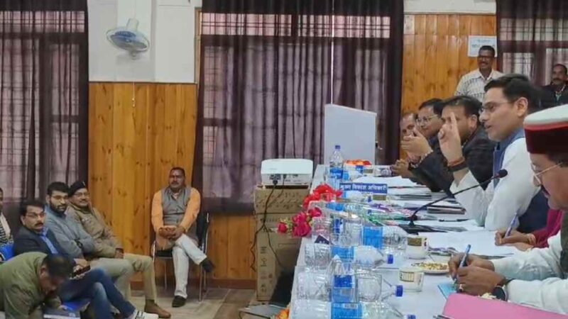 केदारनाथ यात्रा को लेकर प्रभारी मंत्री सौरभ बहुगुणा ने की समीक्षा बैठक, तैयारियां जल्द पूरी करने के दिए निर्देश