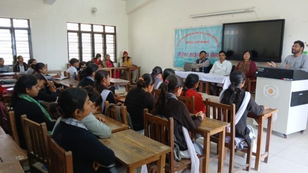 राजकीय महाविद्यालय नैनीडांडा में आयोजित कैरियर काउंसलिंग में छात्र-छात्राओं को दी बेहतरीन भविष्य की जानकारी