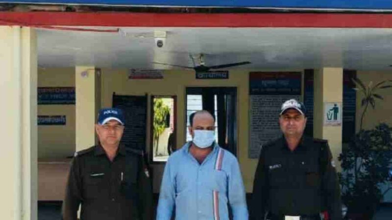 रायपुर क्षेत्र में जनसेवा केन्द्र में हुई लूट की घटना का दून पुलिस ने किया खुलासा, घटना के मास्टर माइंड दिलशाद सहित 3 अभियुक्तों को पुलिस ने किया गिरफ्तार