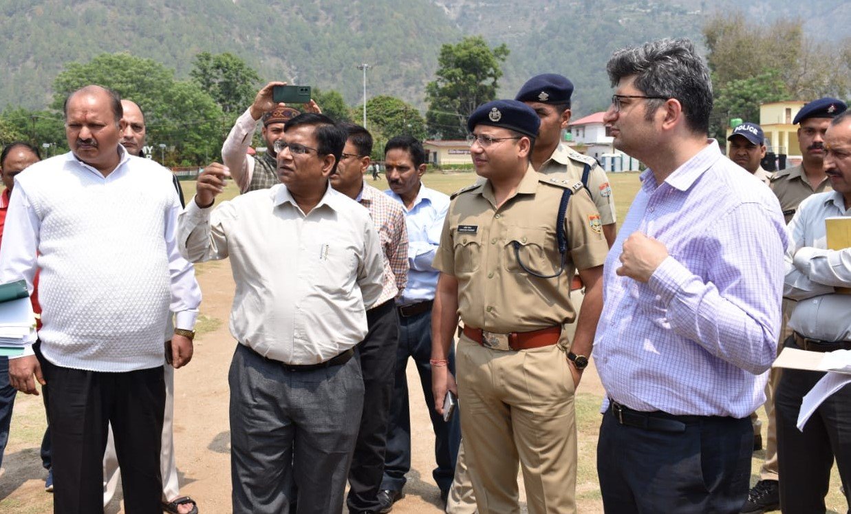 डीएम संदीप तिवारी ने यात्रा मार्ग पर पेयजल, बिजली और पार्किंग की स्थिति का लिया जायजा