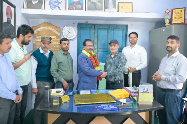 अतिरिक्त जिला सूचना अधिकारी रती लाल शाह का हुआ हरिद्वार स्थानांतरण, सूचना विभाग के कार्मिकों ने दी भावभीनी विदाई