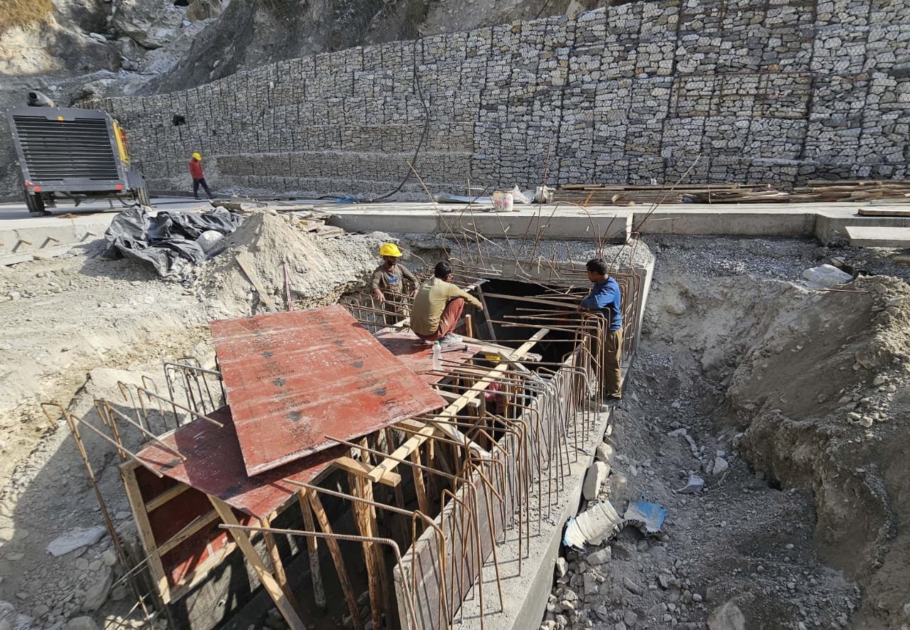 बदरीनाथ हाईवे पर पागल नाला में तीर्थयात्री सुगमता से कर सकेंगे आवाजाही