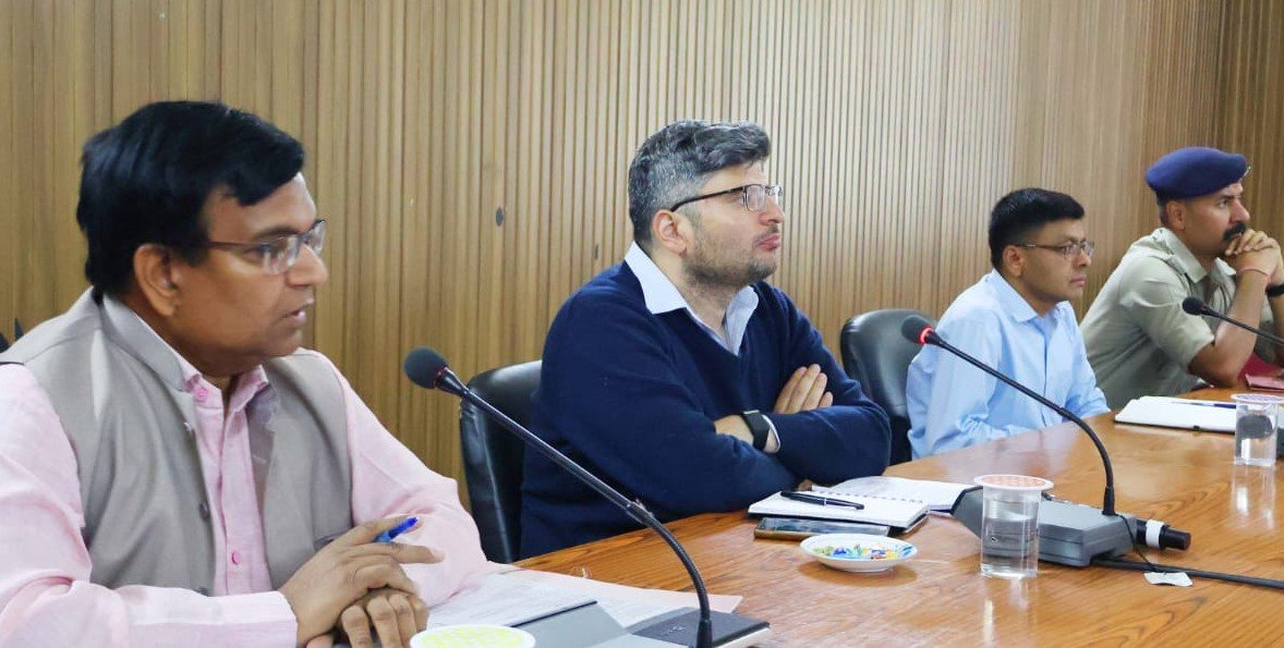चारधाम यात्रा : समय से पहले सभी तैयारियां कर ली जाए चाक चौबंद – डीएम संदीप तिवारी
