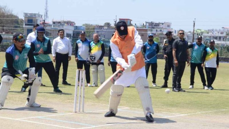 उत्तरांचल प्रेस क्लब अंतर क्रिकेट टूर्नामेंट का सीएम धामी ने किया उद्घाटन, खेल गतिविधियों के लिए पांच लाख की घोषणा की