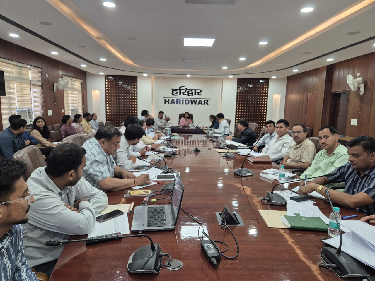 सीडीओ आकांक्षा कोण्डे की अध्यक्षता में एनआरएलएम योजना की बैठक आयोजित, दिए निर्देश