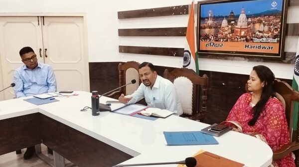 डीएम कर्मेंद्र सिंह ने अधिकारियों को दिए सख्त निर्देश, ग्रीष्मकाल में आम जनमानस को पेयजल की न हो कोई किल्लत