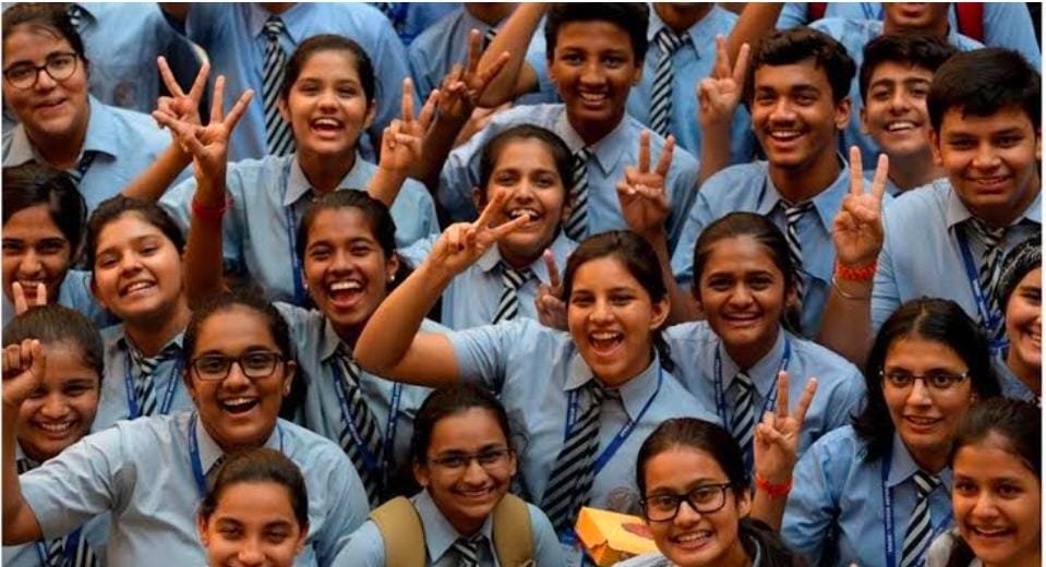 उत्तराखंड बोर्ड रिजल्ट जारी, अनुष्का राणा बनी 12वीं की टॉपर तो 10वीं में बागेश्वर के कमल सिंह ने मारी बाजी