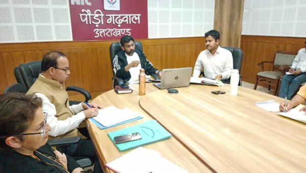 ठोस अपशिष्ट के प्रबंधन में लापरवाही पर होगी कड़ी कार्रवाई – डीएम डॉ. आशीष चौहान