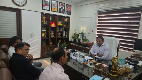 स्वास्थ्य सचिव डॉ. आर. राजेश कुमार की पहल से डॉक्टरों की मांगों पर बनी सहमति, सरकार के आश्वासन के बाद पी.एम.एच.एस. ने विरोध कार्यक्रम एक माह के लिए किया स्थगित