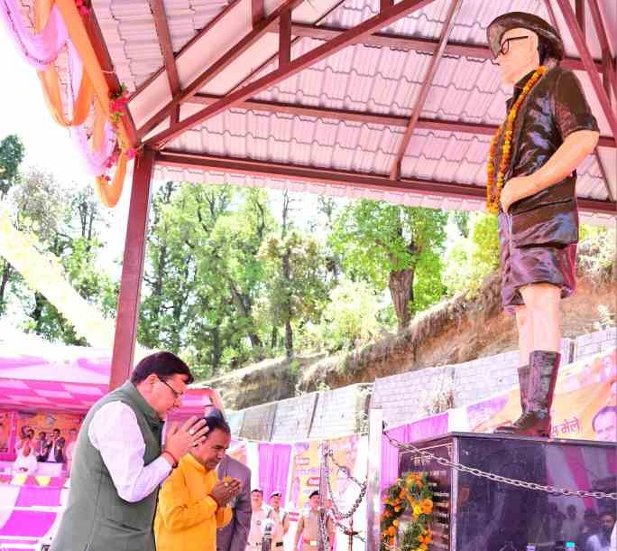 वीर चंद्र सिंह गढ़वाली की स्मृति में राजकीय क्रांति दिवस मेला का आयोजन, सीएम धामी ने स्वतंत्रता सेनानियों के बलिदान को किया याद
