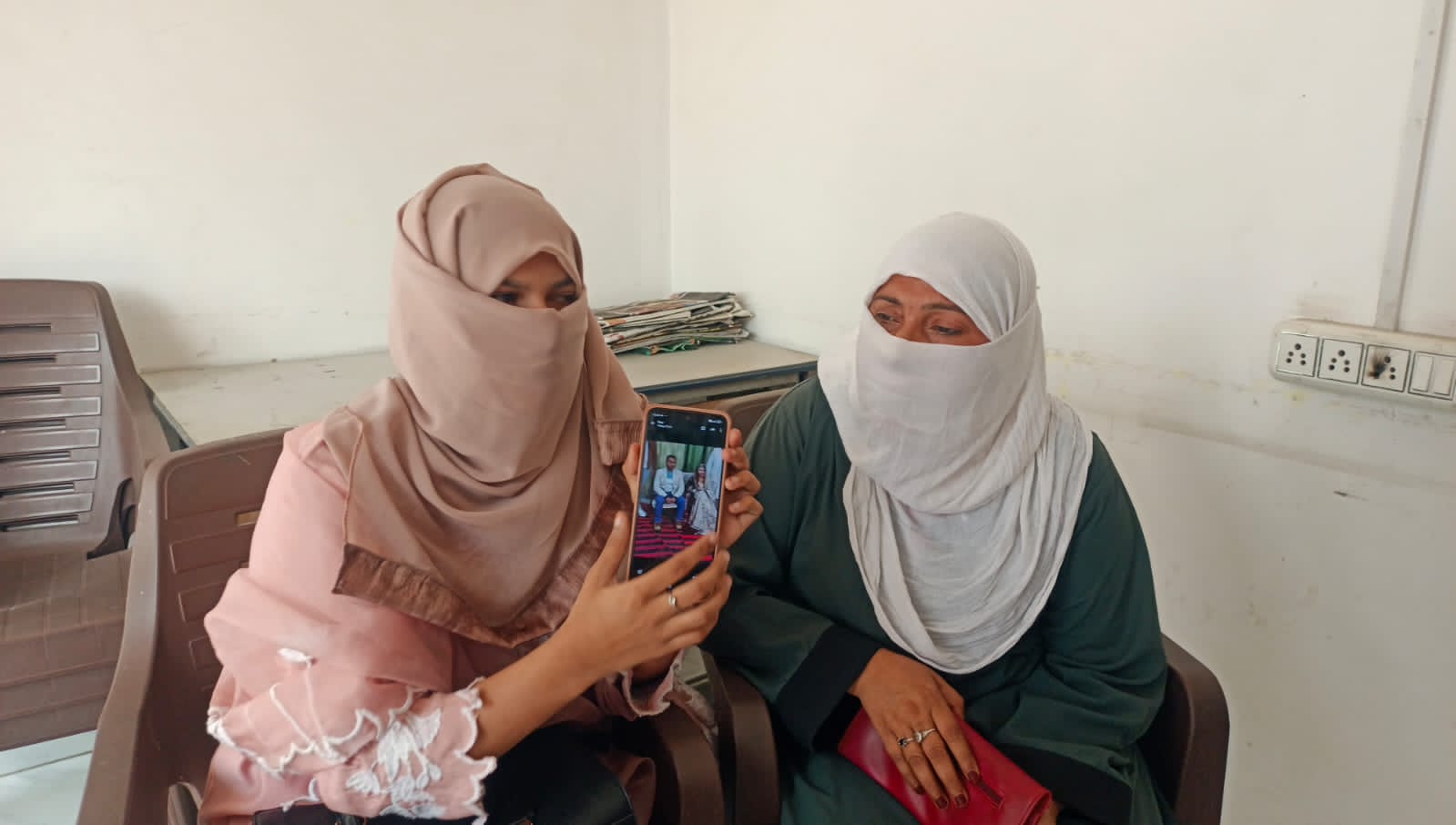 विवाहिता ने पति और ससुरालियों पर लगाए गंभीर आरोप : तीन बीवियों के बाद चौथी बीवी से की शादी, आप पांचवी के लिए कर रहा तैयारी, पीड़िता ने पुलिस से लगाई इंसाफ की गुहार