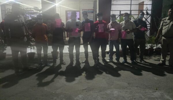 कोटद्वार में पुलिस की बड़ी कार्रवाई, सार्वजनिक स्थान पर शराब पीकर हुड़दंग मचा रहे 08 गिरफ्तार