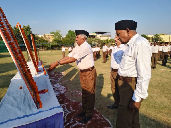 राष्ट्रीय स्वयंसेवक संघ द्वारा भव्य पथ संचलन का आयोजन