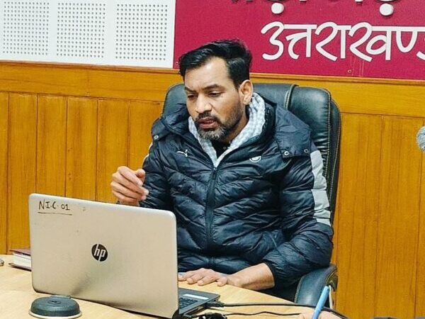 बोक्सा जनजाति के लोगों को जनकल्याणकारी योजनाओं व मूलभूत सुविधाओं से करें लाभान्वित – डीएम डॉ. आशीष चौहान