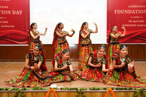 श्री गुरु राम राय विश्वविद्यालय में धूमधाम से मनाया गया नौवां स्थापना दिवस, पौधारोपण के द्वारा पर्यावरण बचाने का दिया सार्थक संदेश