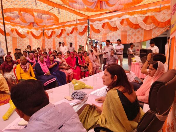 अपर सचिव अनुराधा पाल का लक्सर दौरा, जन कल्याणकारी योजनाओं का लिया जायजा, ग्रामीणों की सुनी समस्याएं, अधिकारीयों को त्वरित निस्तारण के दिये निर्देश