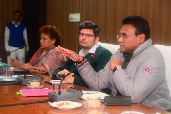 मुख्यमंत्री पुष्कर सिंह धामी के निर्देश पर ग्राउंड ज़ीरो पर व्यवस्थाओं की जांच में जुटे अधिकारी, सचिव डॉ. आर राजेश कुमार ने की चारधाम यात्रा तैयारियों की समीक्षा, 25 अप्रैल तक सभी व्यवस्थाएं पूर्ण करने के निर्देश