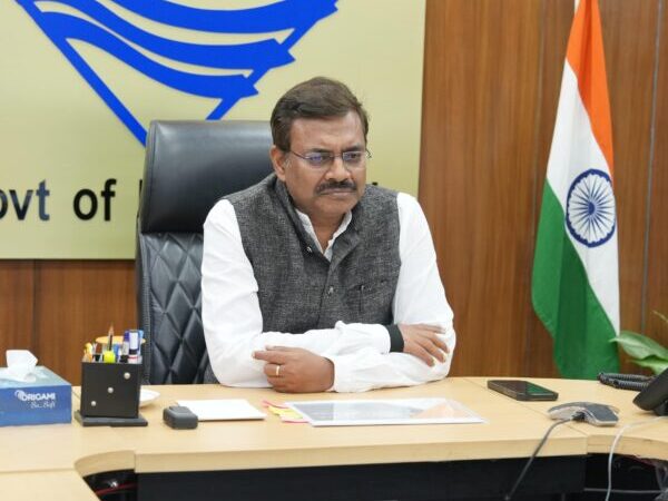 मुख्य सचिव आनन्द बर्द्धन ने डिजिटल फसल सर्वेक्षण एवं किसान पंजीकरण के सम्बन्ध में ली बैठक, दिए निर्देश