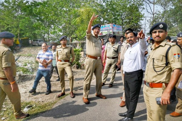 डीएम और एसएसपी ने आगामी चारधाम यात्रा को देखते हुए बैरागी कैंप, चमगादड़ टापू और ऋषिकुल मैदान का किया संयुक्त निरीक्षण, व्यवस्थाएं दुरुस्त करने के दिए निर्देश