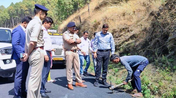 सकुशल चारधाम यात्रा के लिए सभी विभागों को मिलकर करना है कार्य  – गढ़वाल आयुक्त विनय शंकर पाण्डे