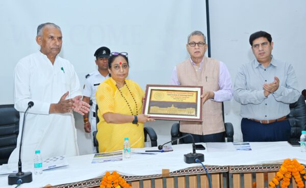 विधानसभा अध्यक्ष ऋतु खण्डूड़ी भूषण ने IIT रुड़की में “सस्टेनेबल एनर्जी इन सनातन भारत : रोडमैप फॉर विकसित भारत@2047” कार्यक्रम में लिया भाग, कहा – पर्यावरण संरक्षण संस्कारों में निहित