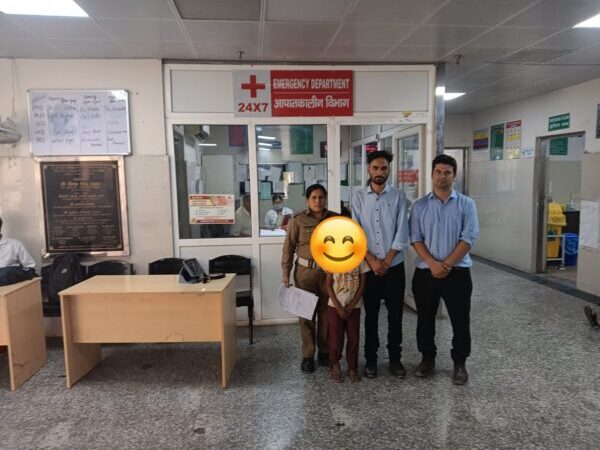 डीएम सविन बंसल के निर्देश पर भिक्षावृति व बाल मजदूरी पर जिला प्रशासन का प्रहार जारी, टीम ने कूड़ा बिनते बच्चे को किया रेस्क्यू