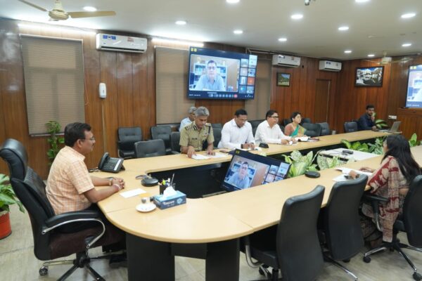 श्रद्धालुओं की सुखद यात्रा और सकुशल वापसी हमारी प्राथमिकता – मुख्य सचिव आनन्द बर्द्धन