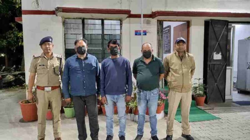 अपमिश्रित कुटटू के आटे से लोगो के बीमार होने की सूचना पर दून पुलिस ने की त्वरित कार्यवाही, आटे की सप्लाई करने वाले 3 अभियुक्तों को किया गिरफ्तार