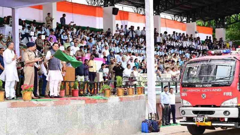 मुख्यमंत्री ने अग्निशमन सेवा सप्ताह के अवसर पर कार्यक्रम में किया प्रतिभाग, उत्तराखण्ड में स्थापित होगा फायर सर्विस का विश्वस्तरीय प्रशिक्षण केन्द्र : मुख्यमंत्री