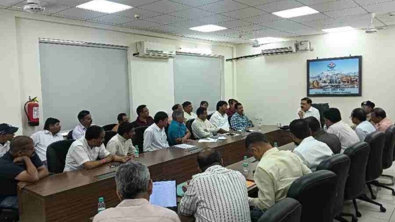 आयुक्त गढ़वाल ने की चारधाम यात्रा व्यवस्थाओं की समीक्षा, होटल व्यवसायियों के संगठनों के पदाधिकारियों से लिये सुझाव