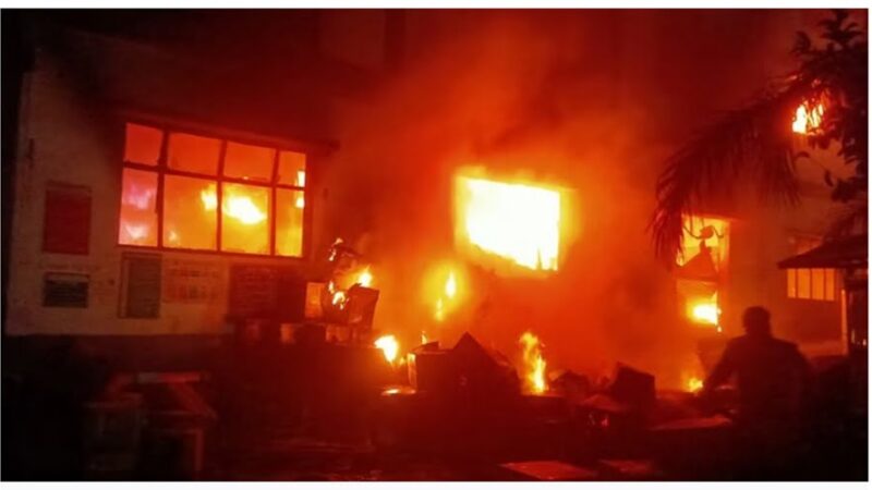 विकासनगर : कबाड़ के गोदाम में भीषण आग, दमकल कर्मियों ने मशक्कत के बाद पाया काबू