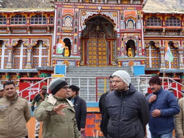 डीएम संदीप तिवारी ने अधिकारियों के साथ बदरीनाथ धाम और यात्रा मार्ग का किया निरीक्षण, यात्रा से पूर्व सभी तैयारियां पूर्ण करने के दिए निर्देश