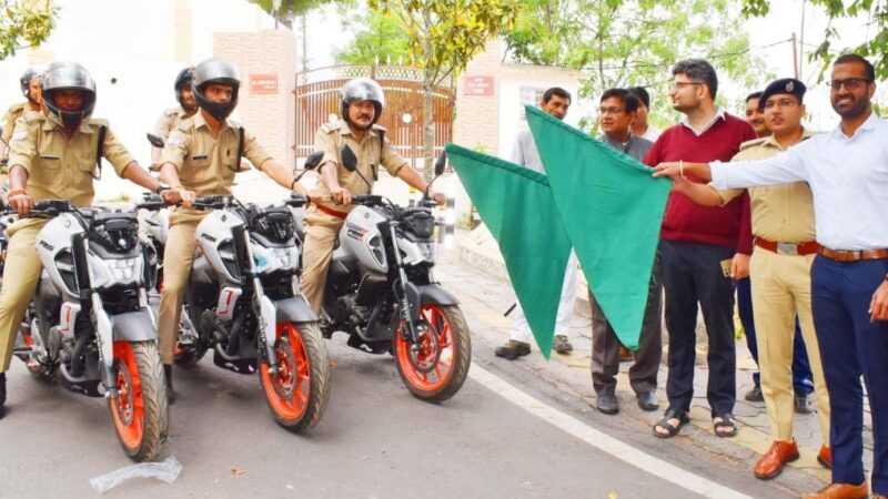 डीएम व एसपी ने चारधाम यात्रा के सफल संचालन के लिए 06 बाइकों को हरी झंडी दिखाकर किया रवाना