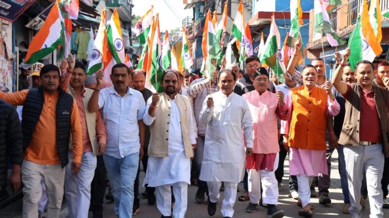 गोपेश्वर में निकली शौर्यगाथा तिरंगा यात्रा