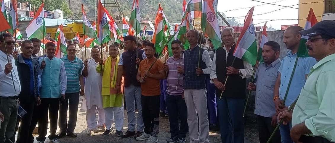 पोखरी में निकाली तिरंगा शौर्य सम्मान यात्रा