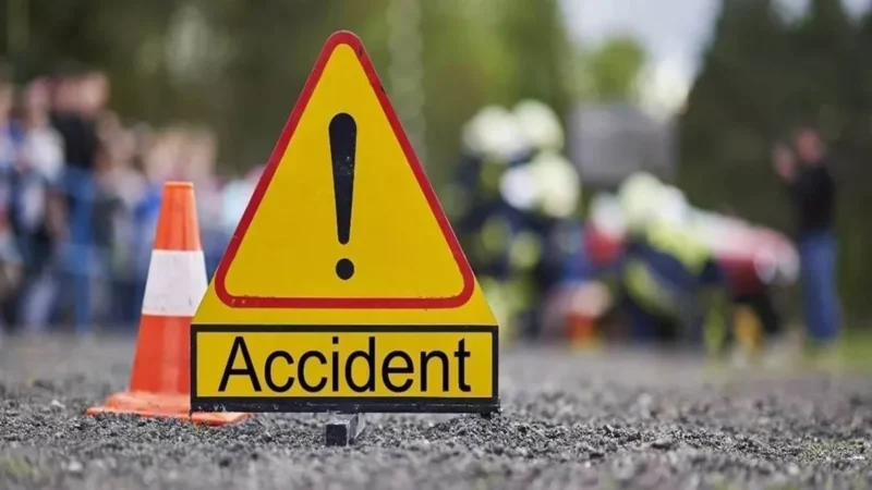 वाहन दुर्घटना में एक की मौत, एक घायल