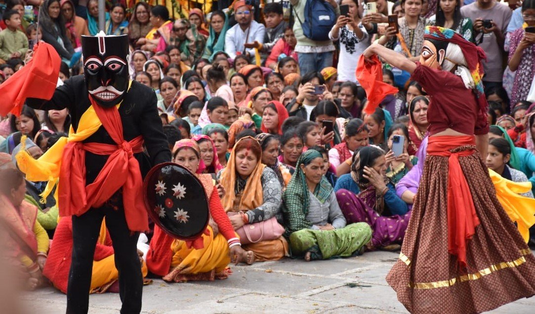 ज्योतिर्मठ के सलुड गांव में विश्व प्रसिद्ध रम्माण मेले का हुआ आयोजन