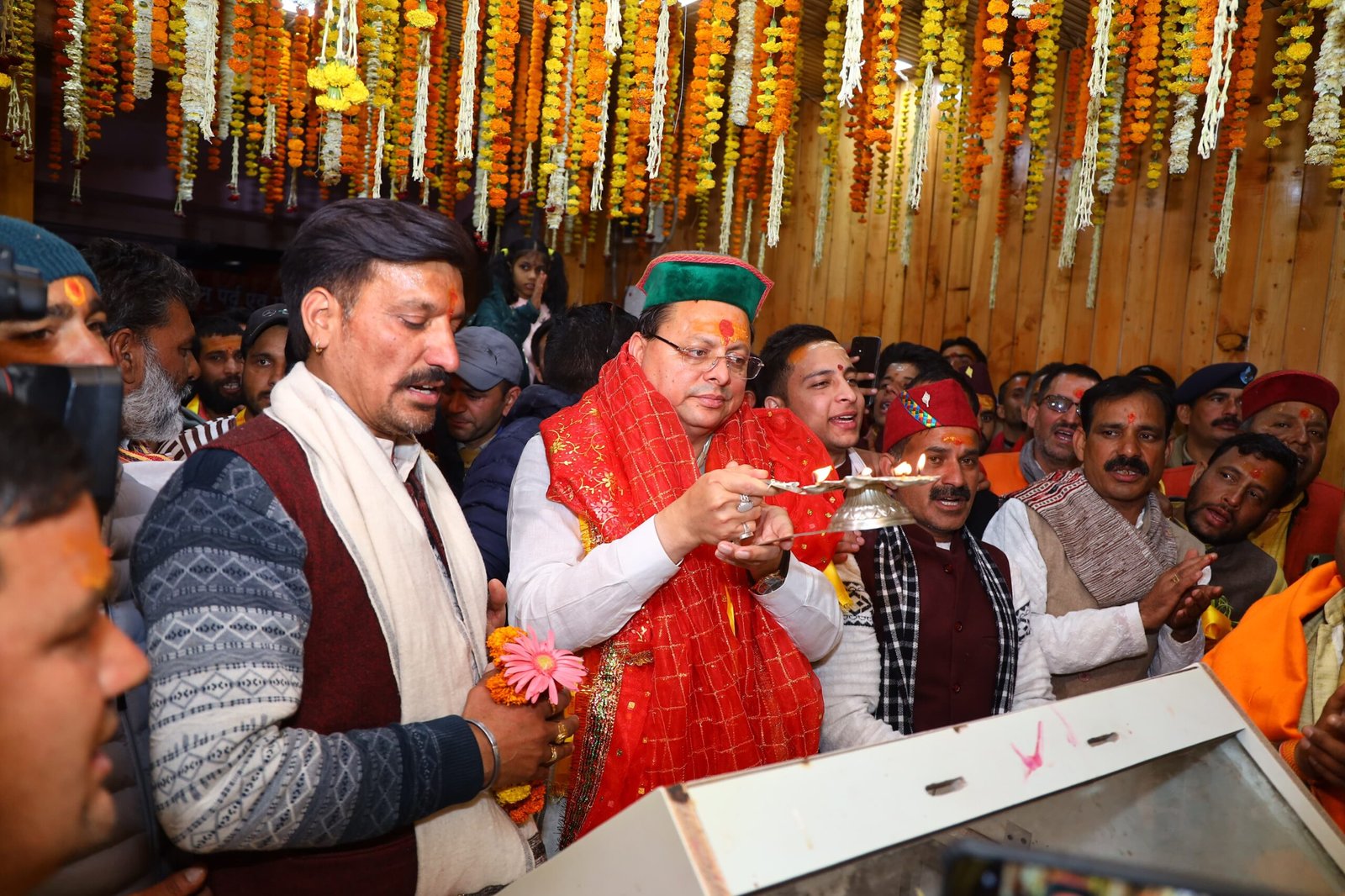 गंगोत्री और यमुनोत्री धाम के कपाट श्रद्धालुओं के लिए खुले, पीएम मोदी के नाम से की गई पहली पूजा, कपाटोद्घाटन के अवसर पर सीएम धामी ने की विशेष पूजा-अर्चना