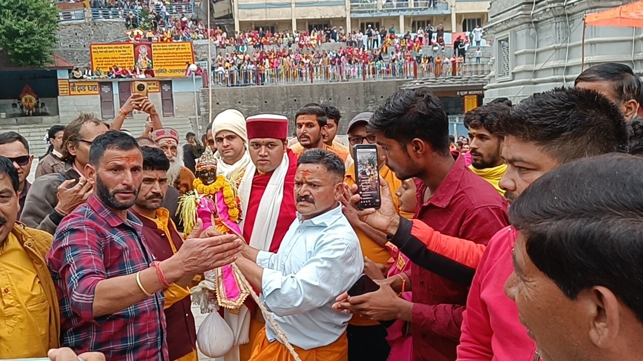 गरुड़ छाड़ मेले के आयोजन से शुरु हुई बदरीनाथ धाम के कपाट खुलने की प्रक्रियाएं