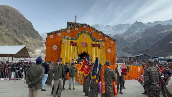 श्रद्धालुओं के लिए खुले बाबा केदार के कपाट, बम-बम भोले के जयकारों से गूंज उठी केदारपुर