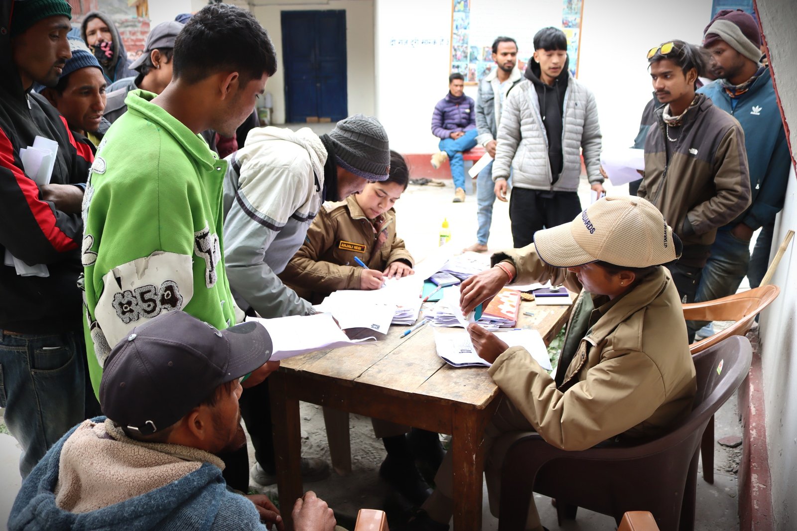 बद्रीनाथ में पुलिस ने चलाया बड़ा सत्यापन अभियान