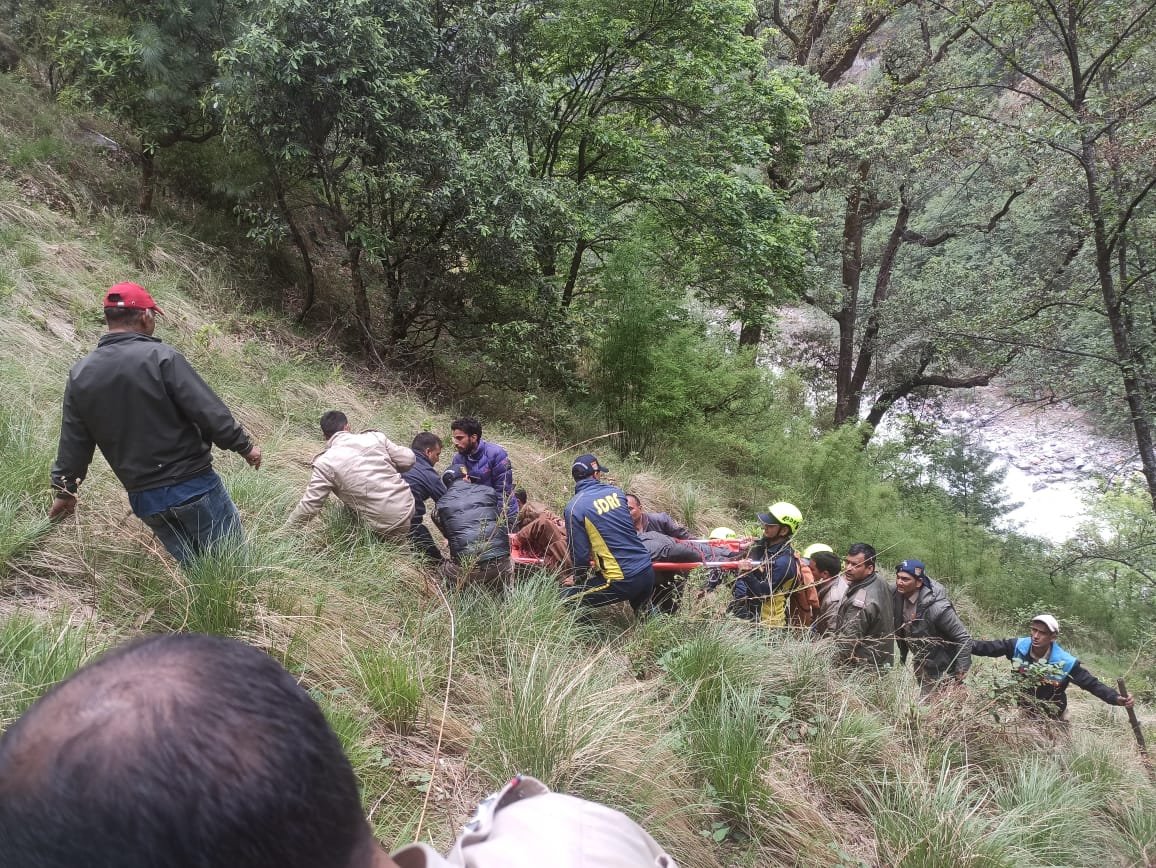 तीर्थयात्रियों को ले जा रहा हैली हुआ दुर्घटनाग्रस्त