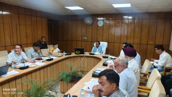 जिला अस्पतालों में तैनात होंगे शत-प्रतिशत विशेषज्ञ चिकित्सक, गैप एनालिसिस बैठक में विभगाय मंत्री डॉ. धन सिंह रावत ने दिये निर्देश