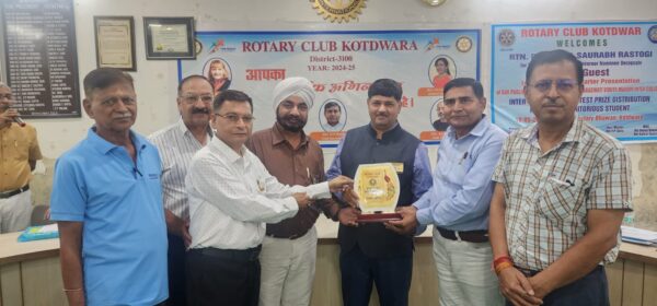 रोटरी क्लब ने विभिन्न कार्यक्रमों का किया आयोजन