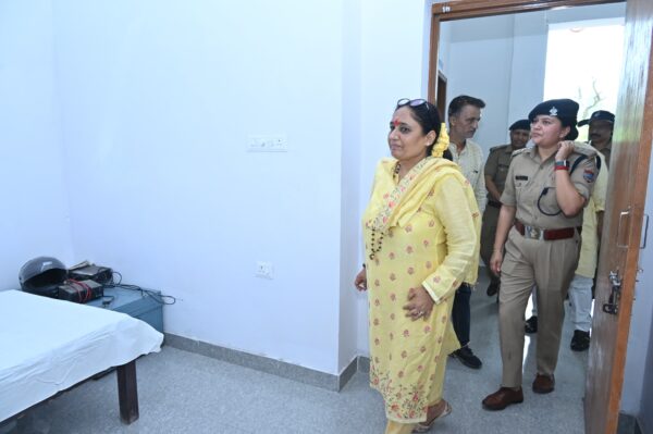 विधानसभा अध्यक्ष ने कौड़िया चेक पोस्ट पर बहुउद्देशीय भवन के जीर्णोद्धार कार्य का किया लोकार्पण