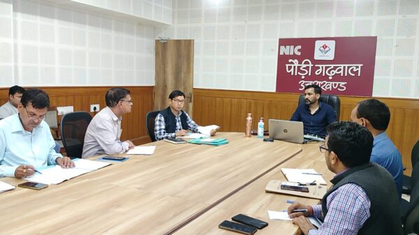 डीएम डॉ. आशीष चौहान ने की पार्किंग निर्माण कार्यों की समीक्षा, कार्यों में तेजी लाने के दिए निर्देश